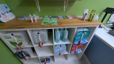 Ensemble de meubles et étagères constitué de  : - Photo 1