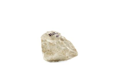 SILEX beige pointe de flèche. Inscription lieu et date. L. 8…