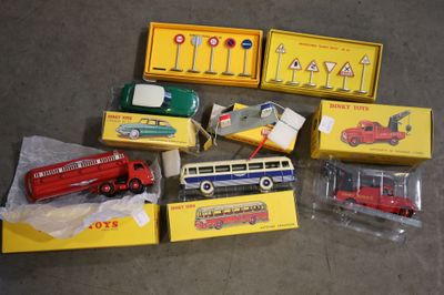 DINKY TOYS, Editions Atlas Autocar Chausson, tracteur Panhar…