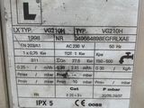 l'image d'un réfrigérateur en acier inoxydable sur lequel est apposée une étiquette