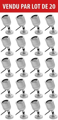 de nombreuses tasses de café empilées les unes sur les autres