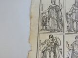 quatre types différents de vêtements médiévaux dessinés sur une feuille de papier
