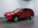 Une Ford Escape rouge de 2020 est garée dans une grande pièce
