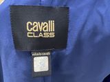 the label on the back of a blue jacket that says cavalli class
