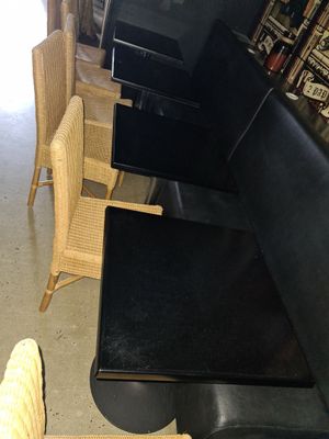 Y19 : 4 Tables noir 2 places de marque WERZALIT