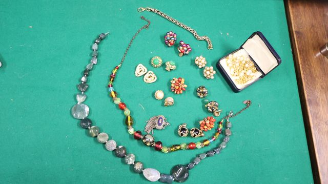 Lot de bijoux fantaisie