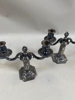 Paire de candélabres à deux bras de lumières en métal argent… (photo 3)