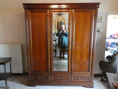 Armoire penderie en bois vernis, à glace centrale - H.