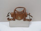 Sac à main « Signature » de Michael Korsh, couleur beige clair et blanc