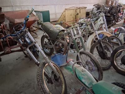 LOT de 6 motos sans mécanique dont - OSSA 125 PHANTOM + four…
