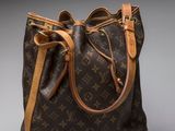 louis vuitton bucket bag in monogram canvas and leather