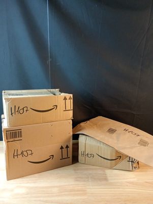 Lot de 4 colis Mystere (Retour Amazon,NPAI, Adresse incomple…