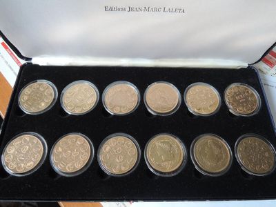Coffret DE 12 Medailles EN Bronze Venitien, Ecus, Serie…