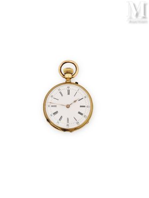 une montre de poche ancienne avec des chiffres romains et des chiffres romains sur le cadran