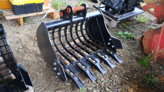 Godet cribleur L580mm pour mini-pelle 1,5t-2,0t, axes 30mm, large...