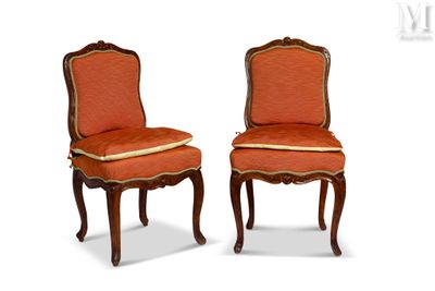 paire de chaises avec revêtement orange revêtement revêtement revêtement revêtement revêtement revêtement revêtement revêtement revêtement