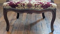 Fauteuil à dossier droit en bois naturel mouluré sculpté, Lo… (photo 4)