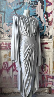 Caftan T.38 A. VAUTHIER en jersey satiné silver neuf avec ét…