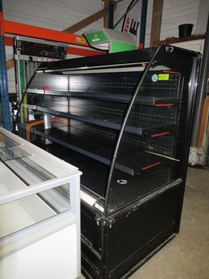 an image of a refrigerated refrigerated refrigerator in a warehouse