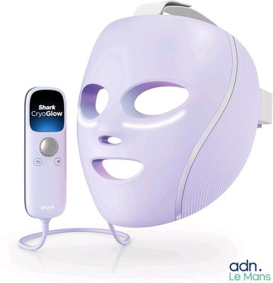 un masque blanc relié à une télécommande