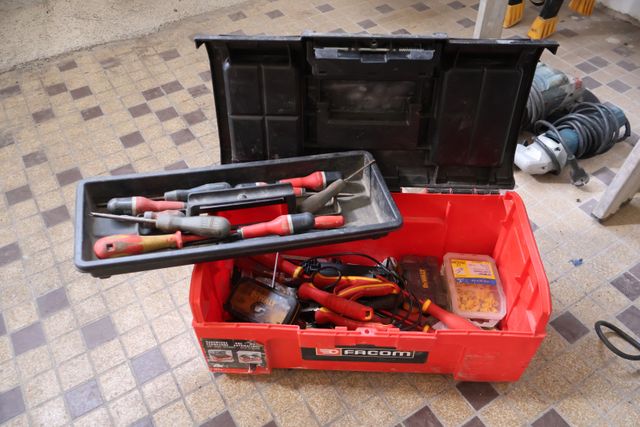 Caisse à outils garnies