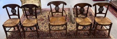 Fauteuil chêne paillé dossier sculpté et 4 chaises (usures)