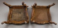 PAIRE DE CHAISES cannées en bois naturel, mouluré et sculpté… (photo 3)