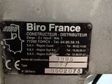 a sign on the side of a machine that says biro france