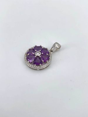 Pendentif en argent serti d'Améthystes facettées pour enviro…