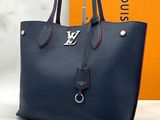 Sac cabas en cuir « Louis Vu Vu » bleu marine avec bordures rouges