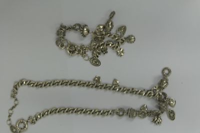 LES GENS DU SUD : Parrure collier et bracelet en métal argen…