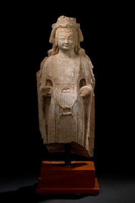 an image of a statue of a woman with a crown on her head