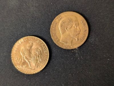 deux pièces d'or, dont l'une est un souverain et l'autre un souverain