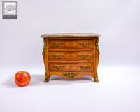 Boîte à bijoux en forme de commode de style Louis XV (photo 2)