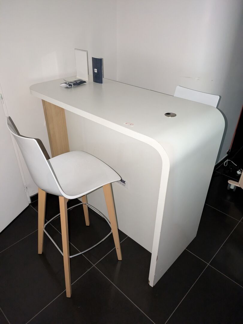 Comptoir en mélaminé laqué blanc