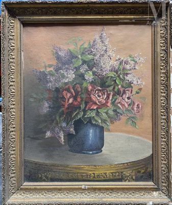 une peinture de fleurs dans un vase bleu sur une table