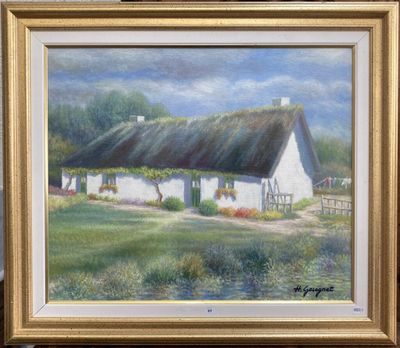 une peinture à l'huile représentant une maison blanche au toit de chaume