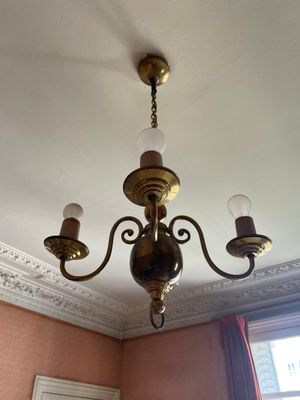 Lustre de style hollandais à quatre bras de lumière
