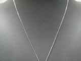 gros plan d'un collier sur un mannequin mannequin