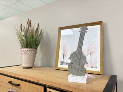 Violon décoratif YOUNIA, cache pot COCO MAISON, deux vases r… - Photo 1