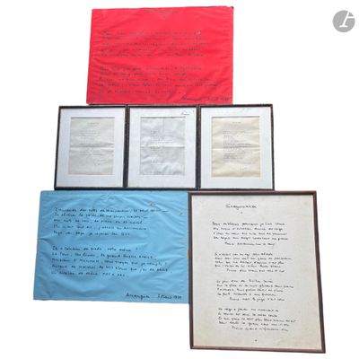trois feuilles encadrées et une feuille sur laquelle est écrit un poème