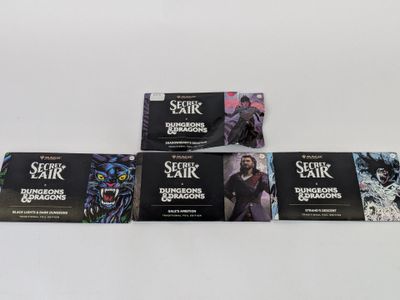 un lot de trois cartes à collectionner Star Wars empilées les unes sur les autres