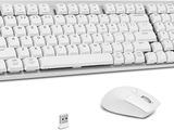 un clavier et une souris d'ordinateur placés l'un à côté de l'autre