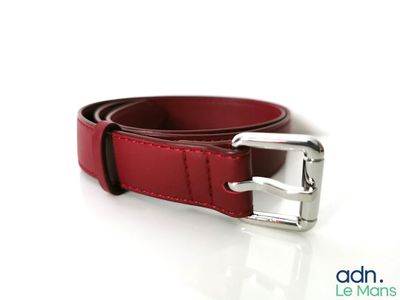 Lanvin Ceinture en cuir de couleur bordeaux avec boucle en m…