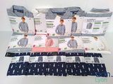 une pile de pyjamas et de sous-vêtements pour hommes posée sur une table