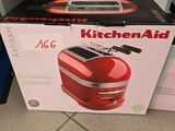 robot KitchenAid dans son emballage, exposé dans un magasin et destiné à la vente