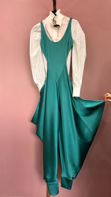 robe verte sur un mannequin mannequin mannequin mannequin mannequin mannequin mannequin mannequin mannequin mannequin mann