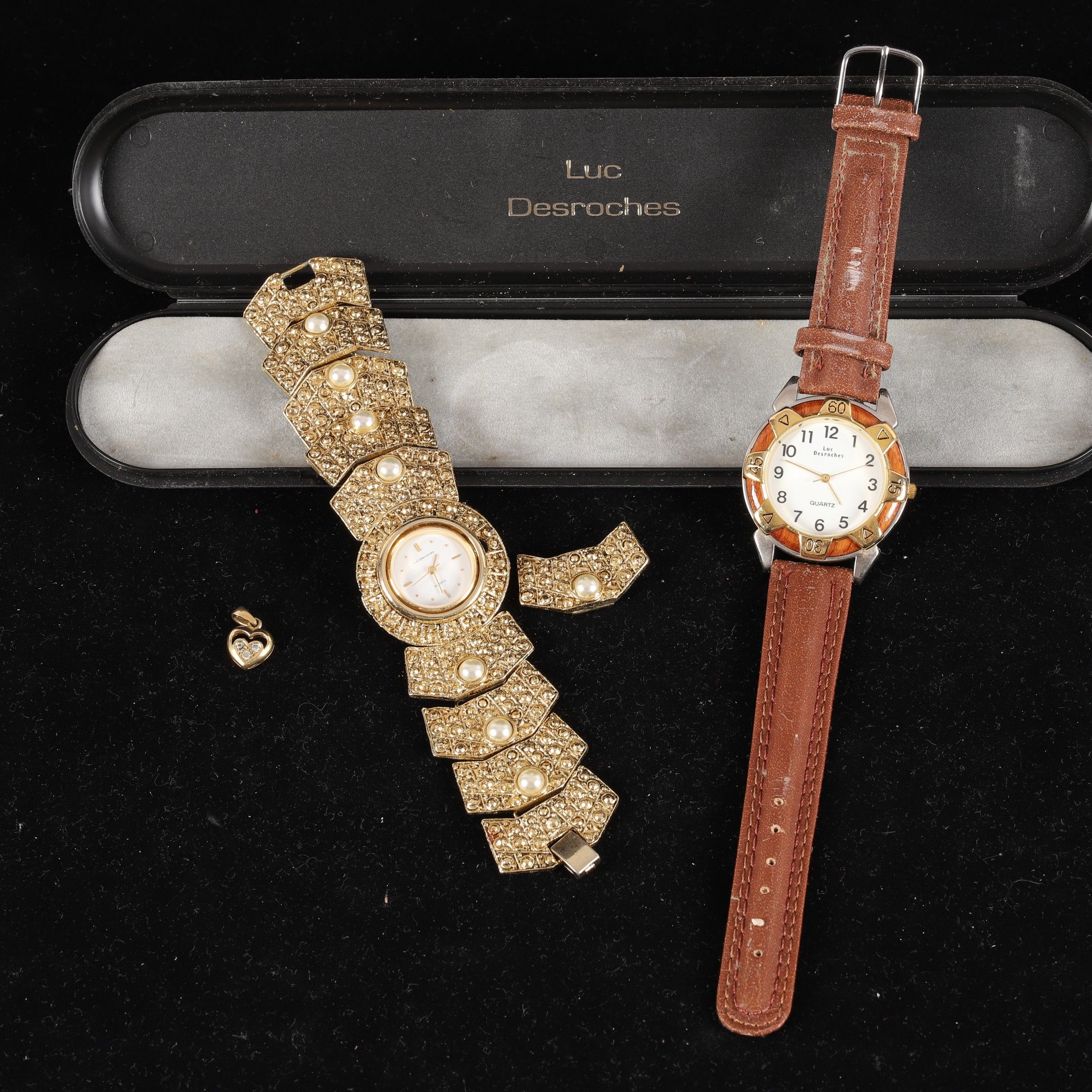 Objets d'art & Curiosités