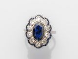 Bague ovale en saphir et diamant