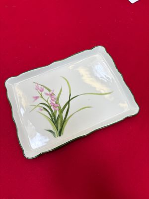 Limoges, plateau en porcelaine à décor d’orchidées et liseré vert - 17 - Photo 1